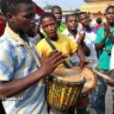 Un groupe de musiciens noirs africains de Tunisie