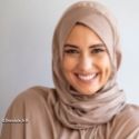 Femme qui porte un hijab