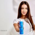 Jeune femme europenne avec des cheveux sains