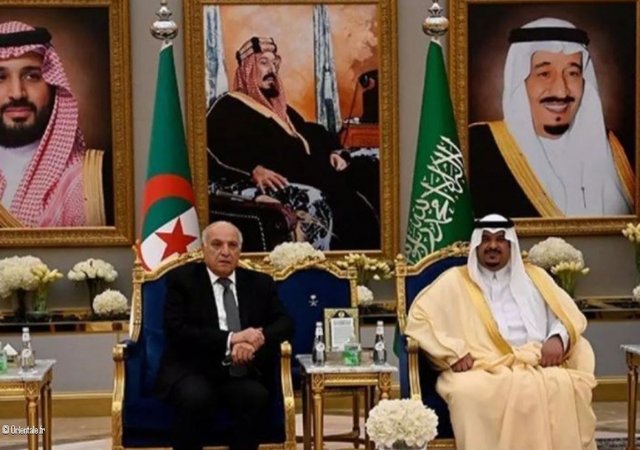 L'Algérien M. Attaf a participé au 2e Sommet arabo-islamique à Riyad L'Algérien M. Attaf a participé au 2e Sommet arabo-islamique à Riyad